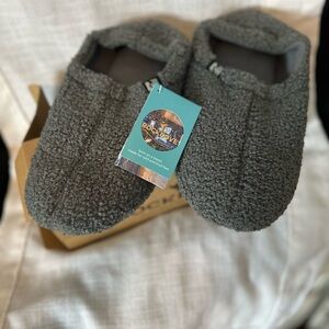 Women's Gray Slippers